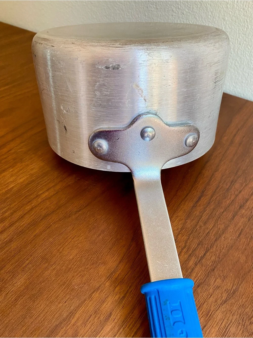 Vintage Wear-Ever 2 1/2 qt. Saucepan 4107